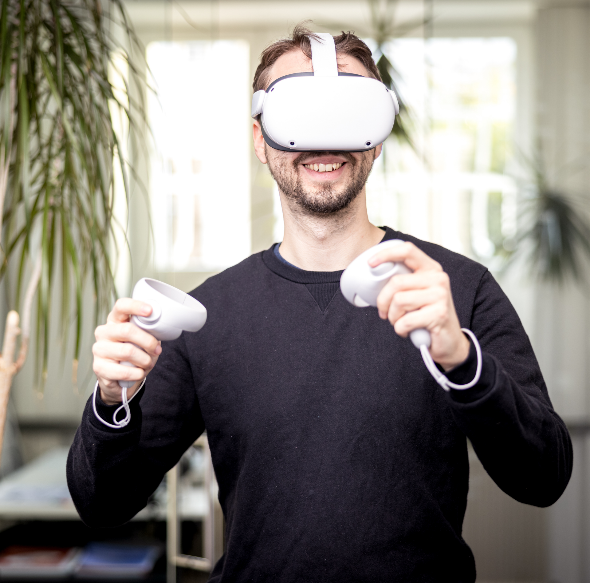christoph with virtual reality glasses
